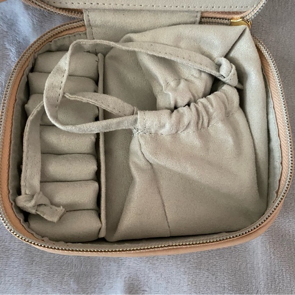 West Elm travel jewelry case/ storage - Picture 10 of 14